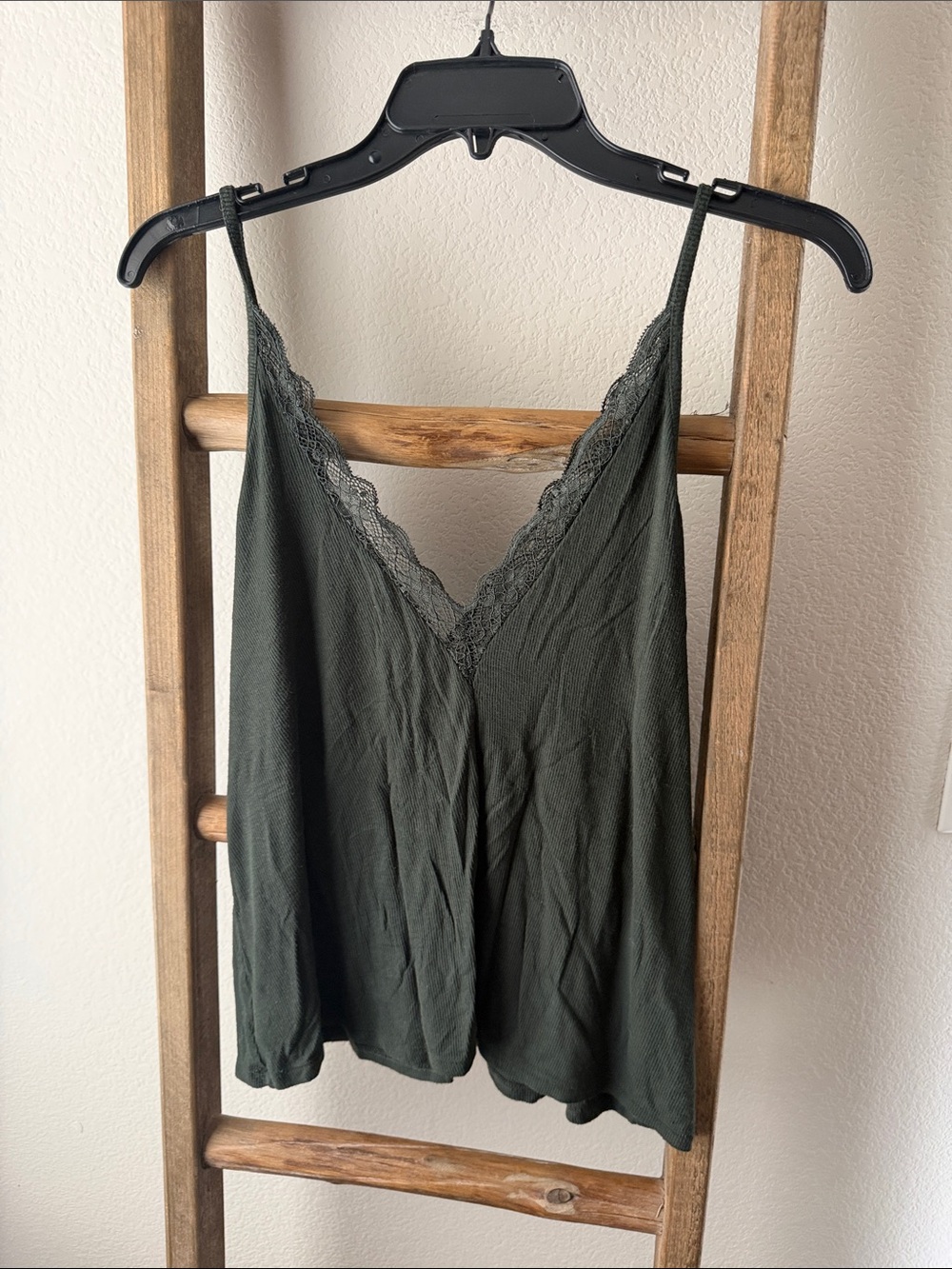American Eagle Olive Lace-Trim V-Neck Cami Top - Picture 3 of 4